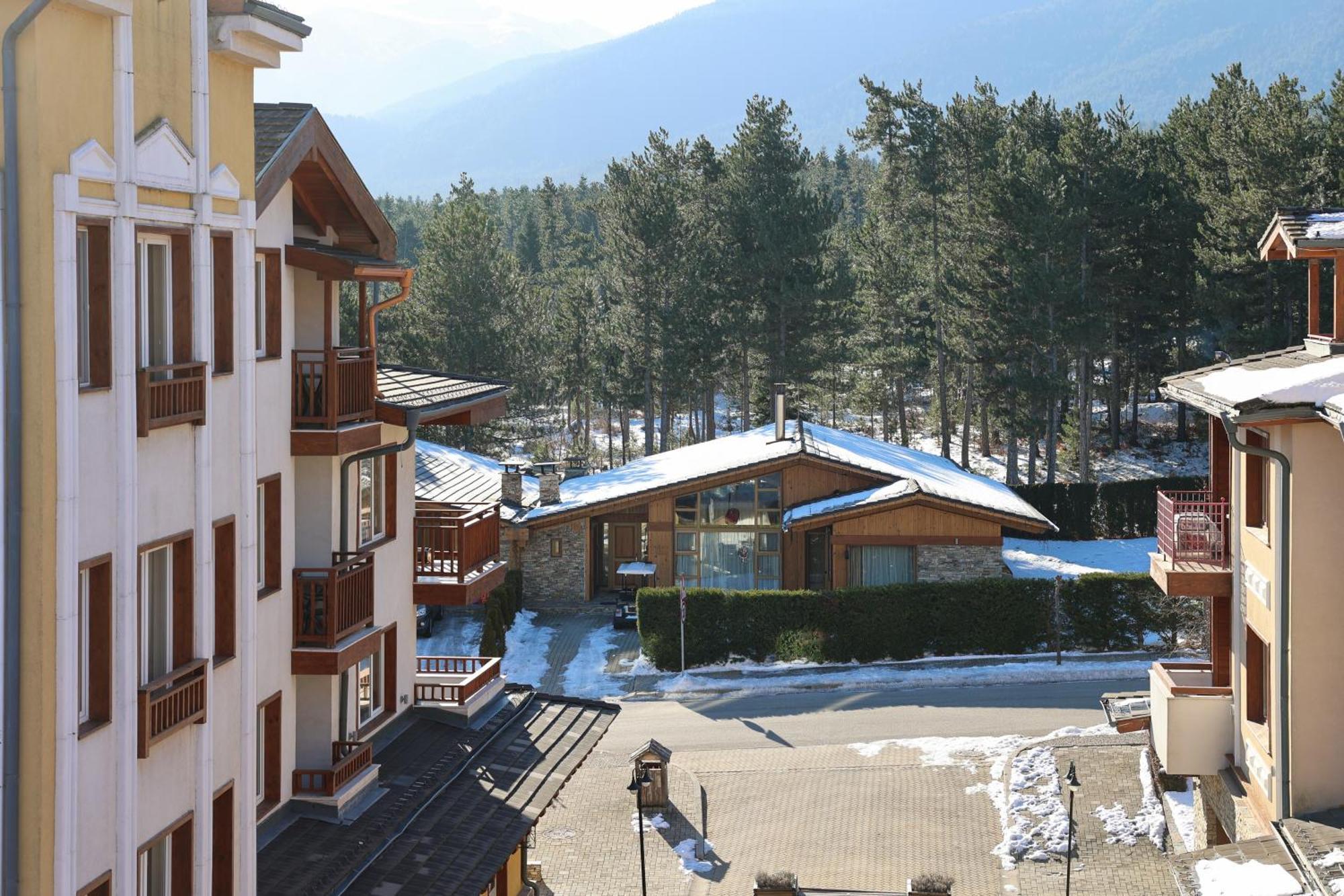Апартаменты Pirin Golf Mountain View Retreat Разлог Экстерьер фото