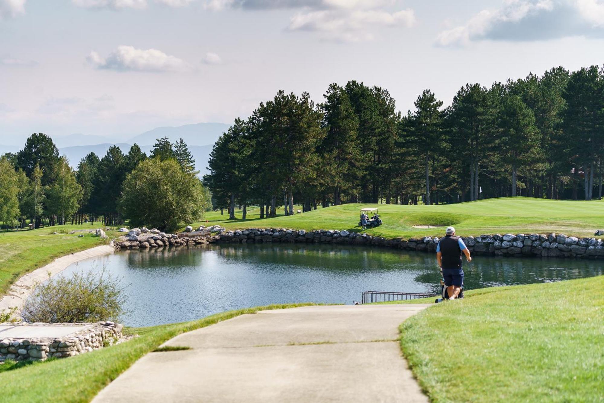 Апартаменты Pirin Golf Mountain View Retreat Разлог Экстерьер фото